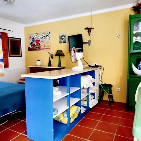 Comfortable In With Shared Pool 30 M²
